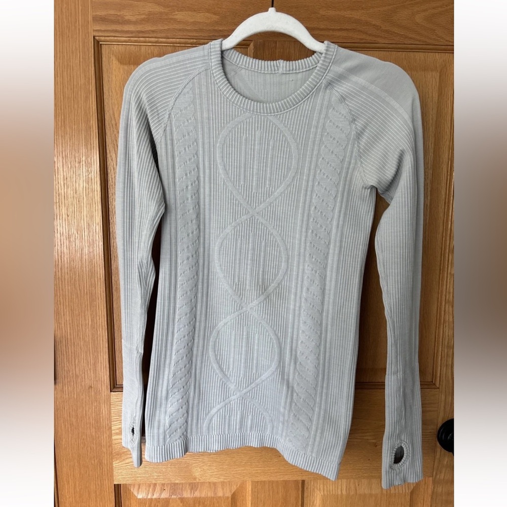 Lululemon lRest Less helix Pullover Crew Neck LS pale gray